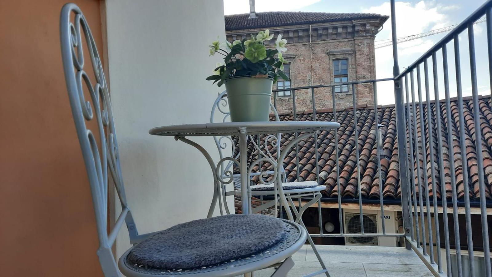 Cuore Di Alba Charming Apartment Buitenkant foto
