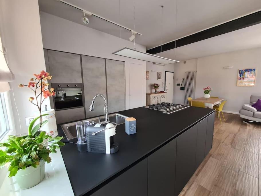 Cuore Di Alba Charming Apartment Buitenkant foto