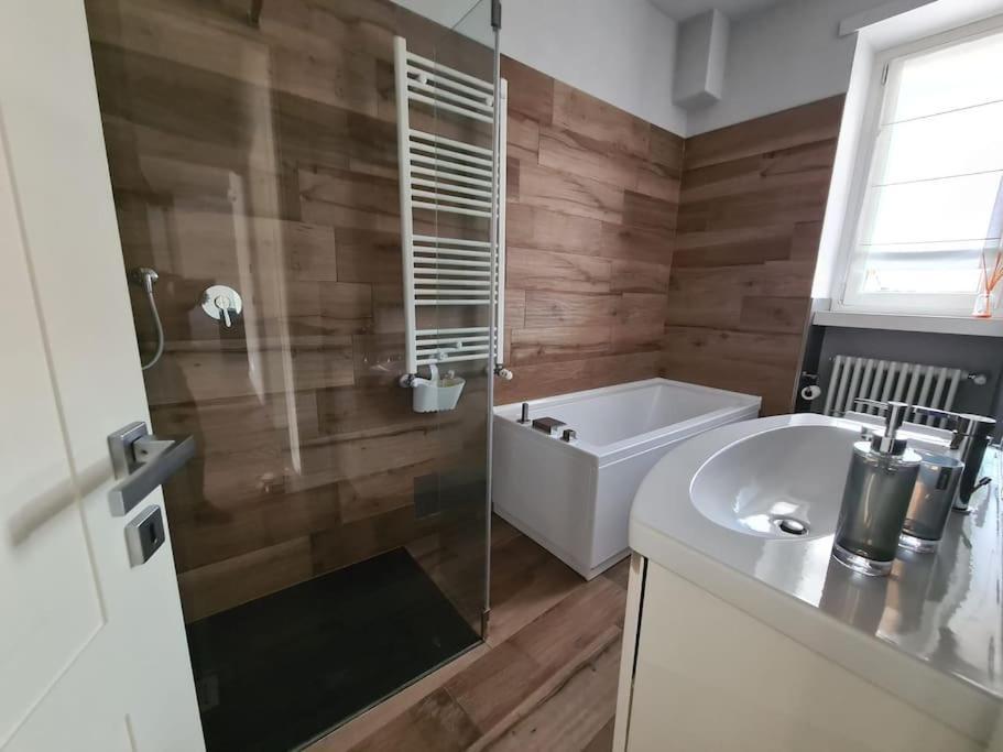 Cuore Di Alba Charming Apartment Buitenkant foto