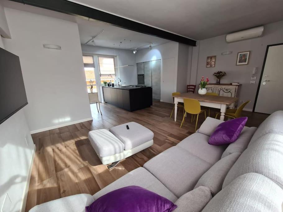 Cuore Di Alba Charming Apartment Buitenkant foto